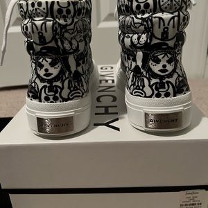 Givenchy BRAND NEW X Chito City High-top sneakers Sz 8.5B / 38.5 EU